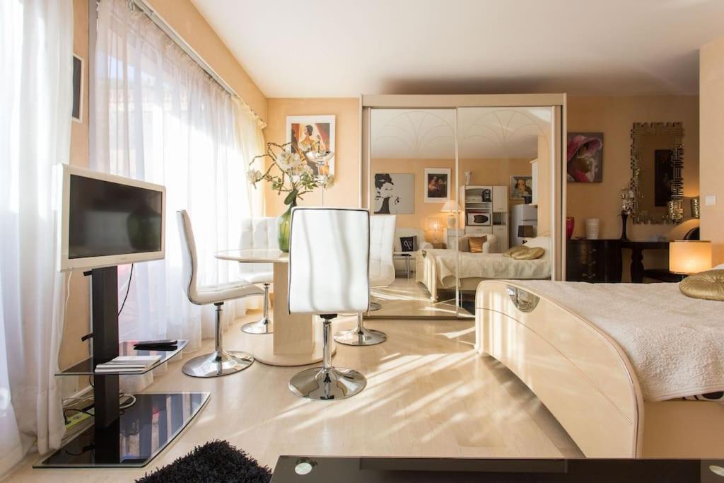 קאן Lovely Apartments With Terrace חדר תמונה